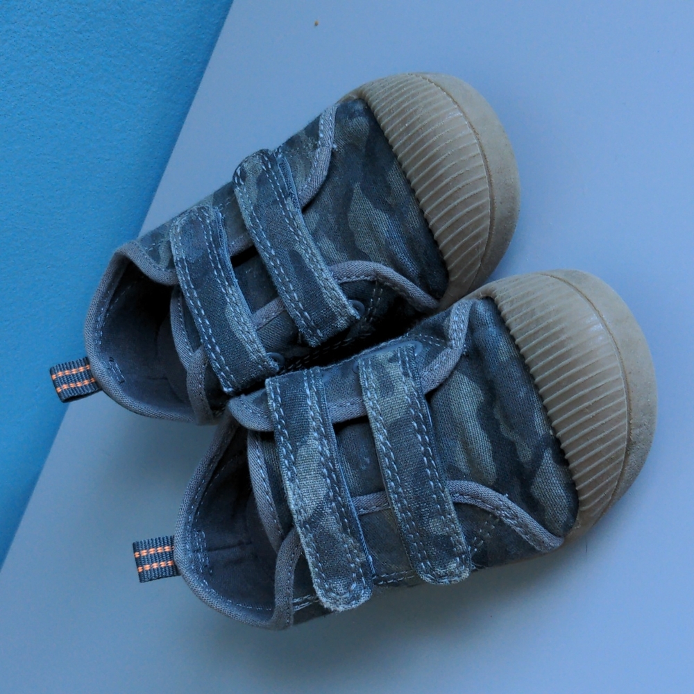 Cat & Jack toddler sneakers size 8